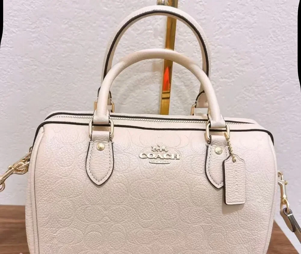 B16-001 NWT Coach Oat Signature Pebbled Leather Medium Rowan